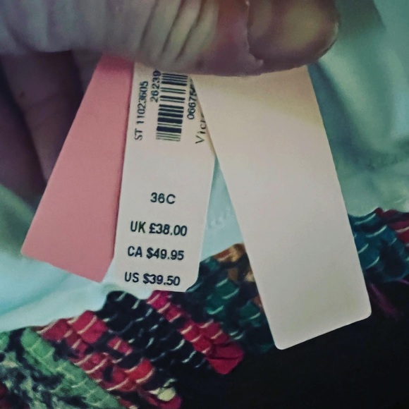 🔥NWT VICTORIA’S SECRET SWIM TOP LOT of 3 36C or LARGE BLACK WHITE PINK PUSH UP - Picture 10 of 10